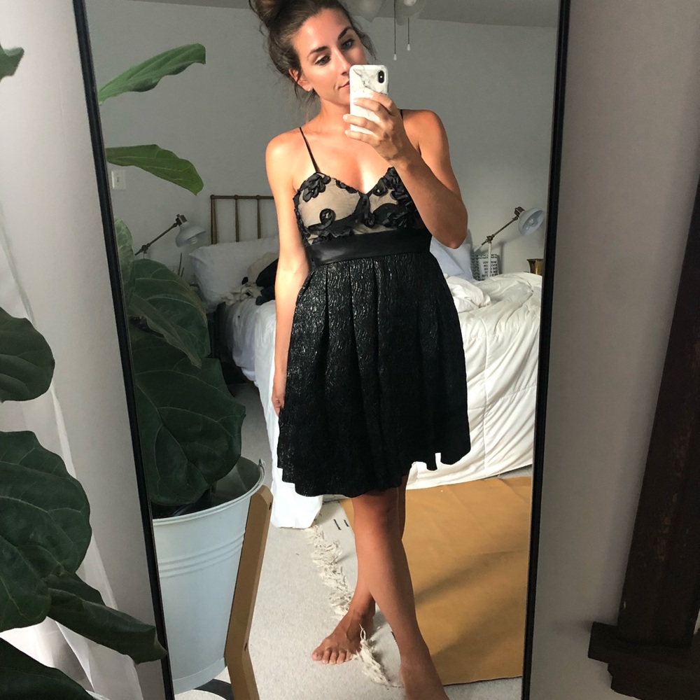 WALTER Black Appliqué Cocktail Dress A-Line Sz 4